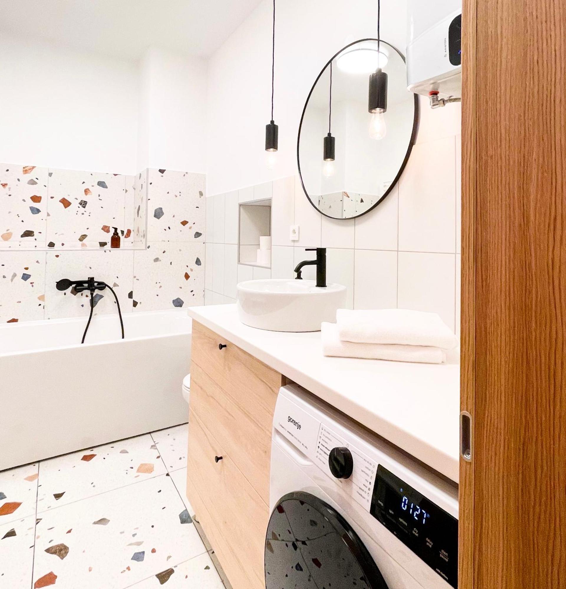 Aumetz Square Apartment Идрия Экстерьер фото